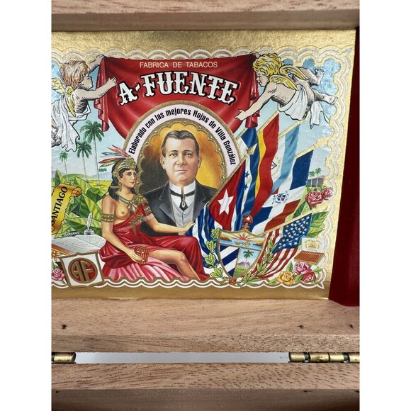 Vintage ARTURO FUENTE FLOR FINA  WOODEN CIGAR BOX 7" X 4.25" X 4.25" - Picture 11 of 11